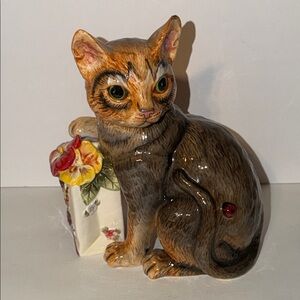 Vintage Hand-Painted Ceramic Tabby Cat Figurine. 8x7 inches